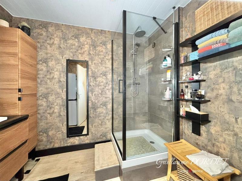 Appartement - 84 m² - 3 pièces