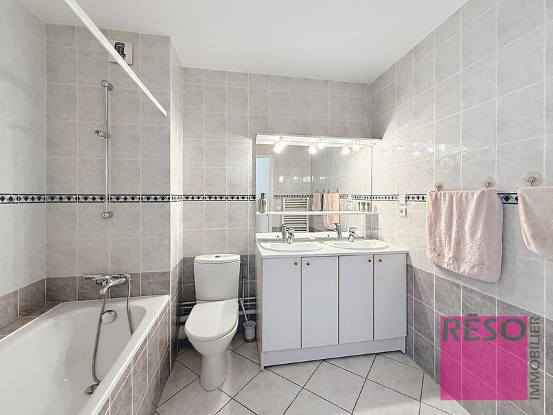 Appartement - 93 m² - 3 pièces