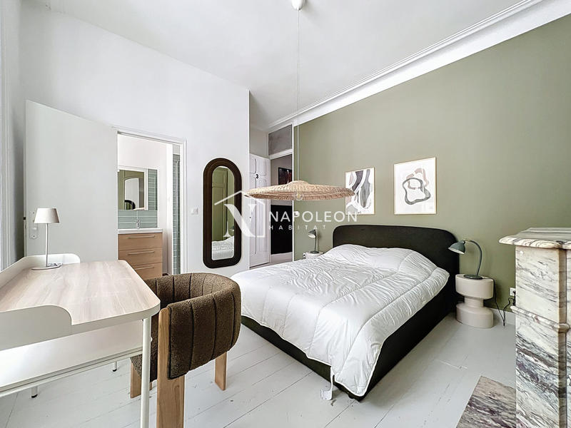 Maison - 252 m² - 10 pièces