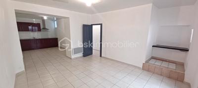 Maison de village - 87 m² - 4 pièces