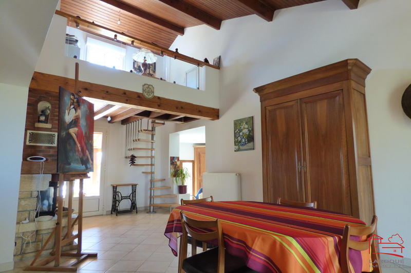 Maison - 220 m² - 6 pièces