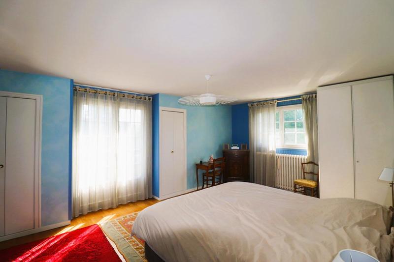 Maison - 220 m² - 8 pièces