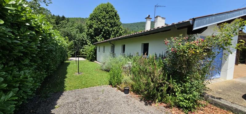 Maison - 212 m² - 9 pièces