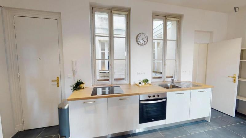 Chambre - 11 m² - 4 pièces