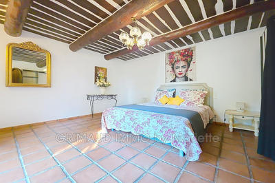 Maison - 236 m² - 8 pièces