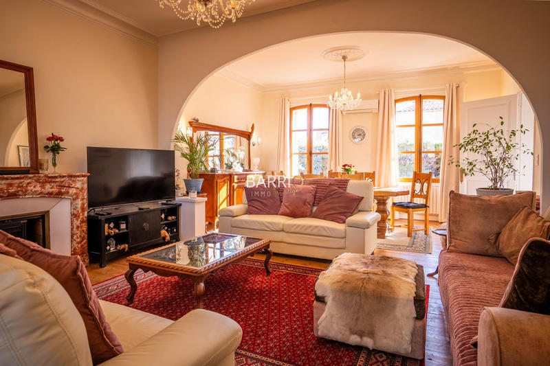 Maison - 224 m² - 7 pièces