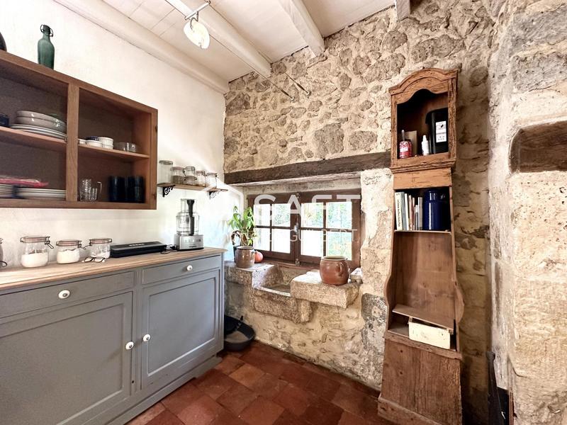 Maison - 282 m² - 7 pièces