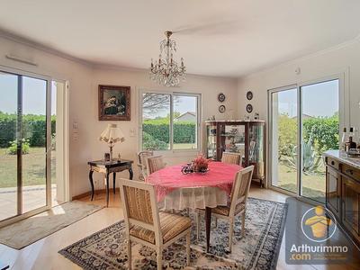 Maison - 199 m² - 6 pièces