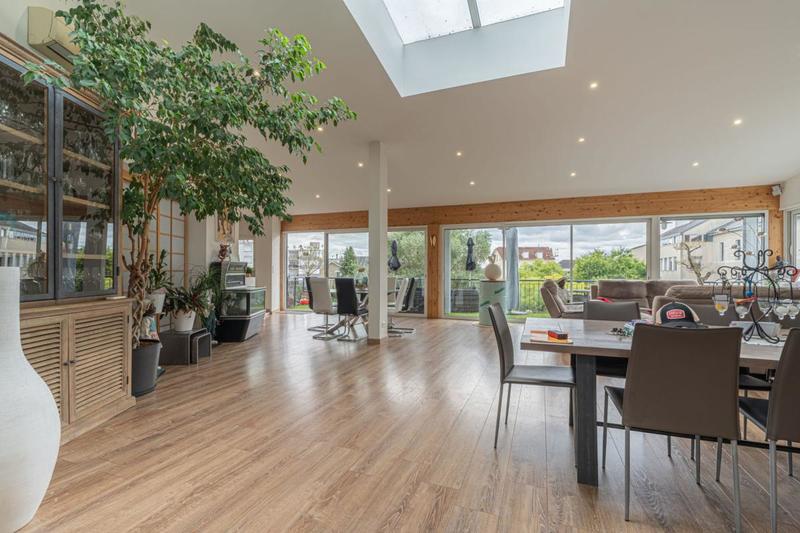 Appartement - 297 m² - 6 pièces