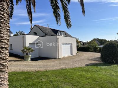 Maison - 176 m² - 8 pièces