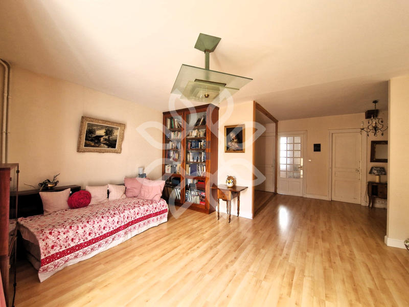 Maison - 291 m² - 8 pièces