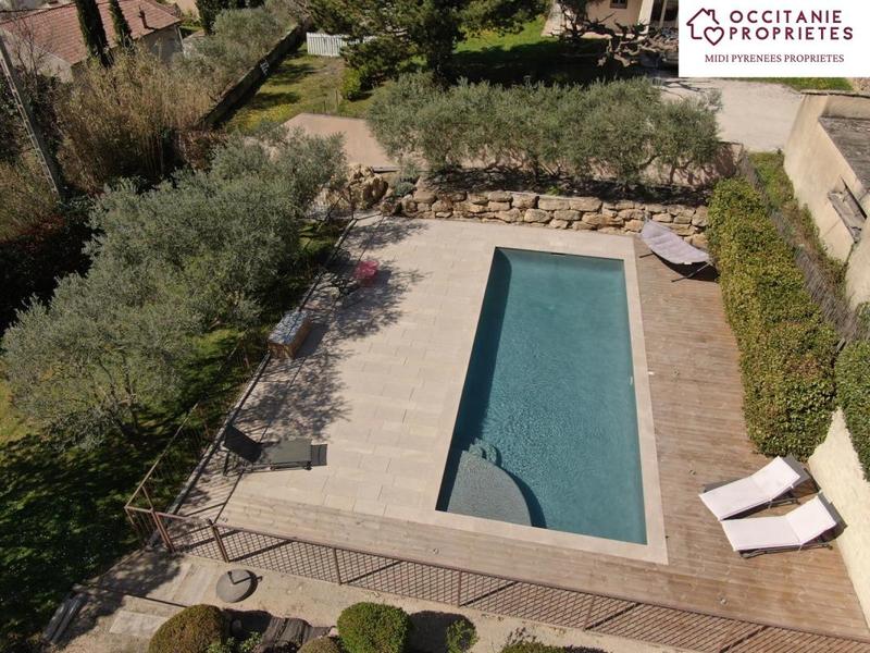 Villa - 270 m² - 8 pièces