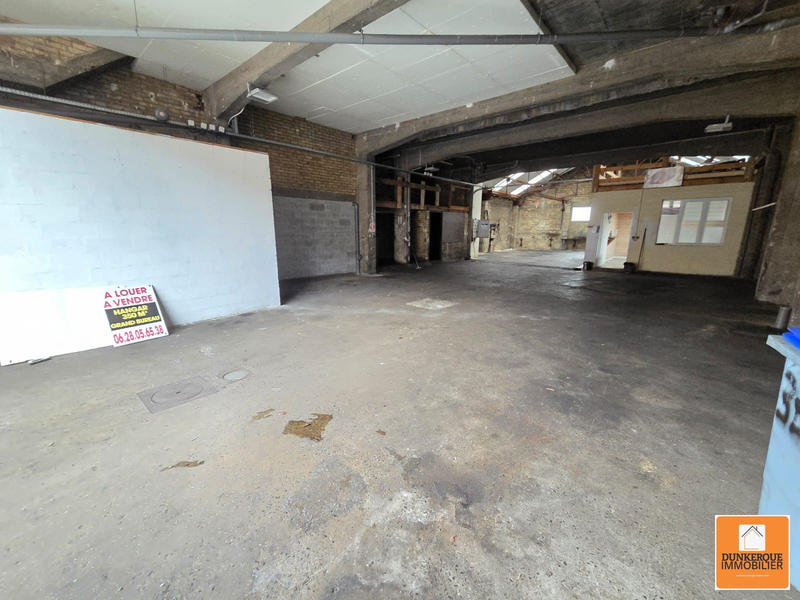 Entrepôt - 300 m²