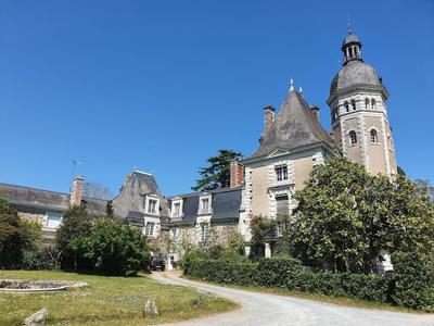 Château - 511 m² - 8 pièces