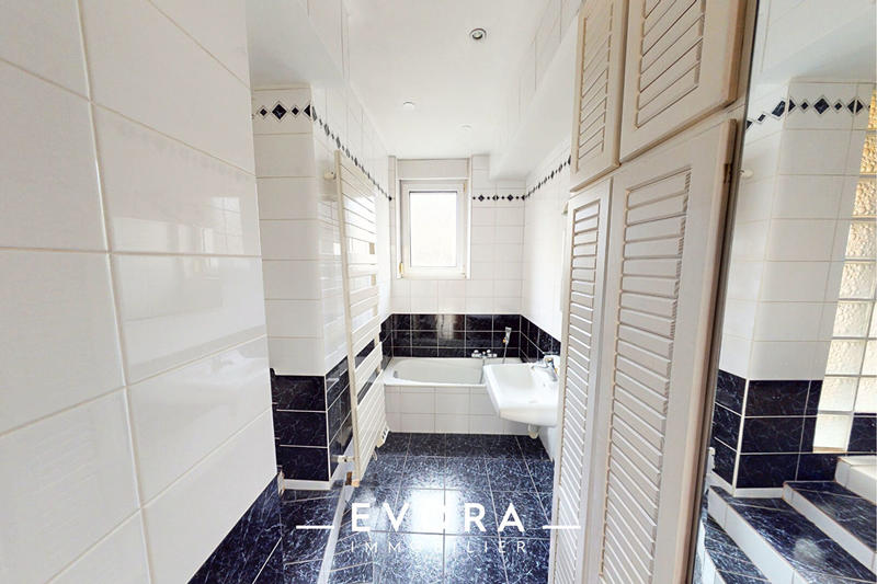 Appartement - 97 m² - 4 pièces