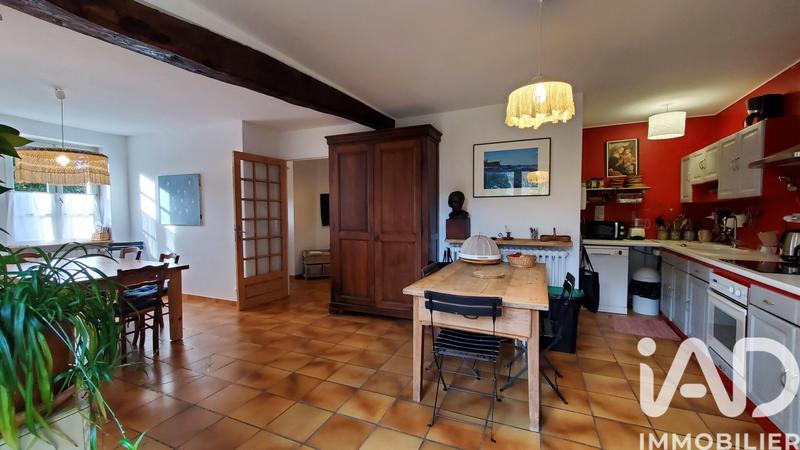 Maison - 207 m² - 7 pièces
