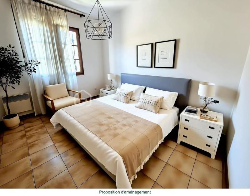 Maison traditionnelle - 232 m² - 8 pièces