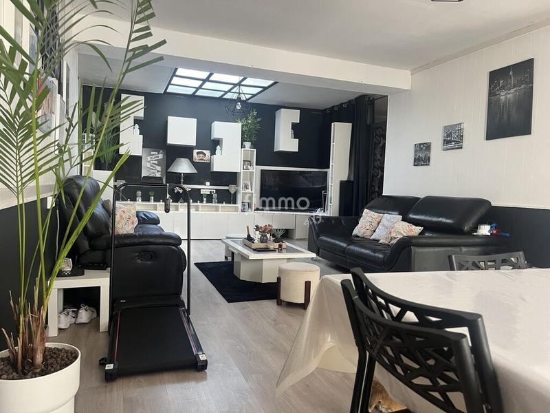 Maison - 164 m² - 8 pièces