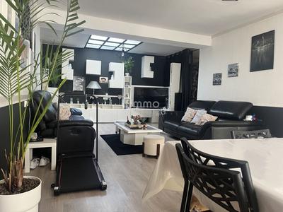 Maison - 164 m² - 8 pièces