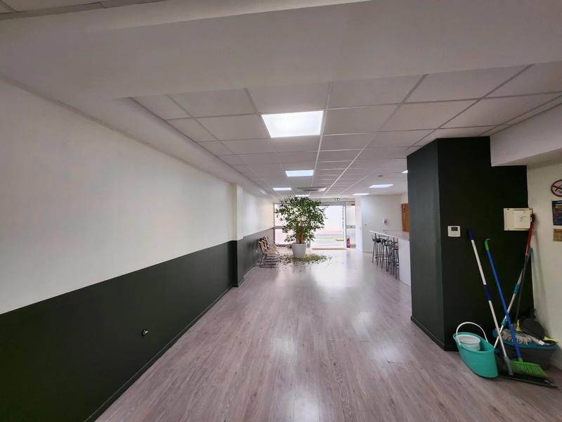 Local d'activités - 280 m² - 6 pièces