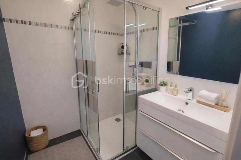 Maison - 96 m² - 5 pièces