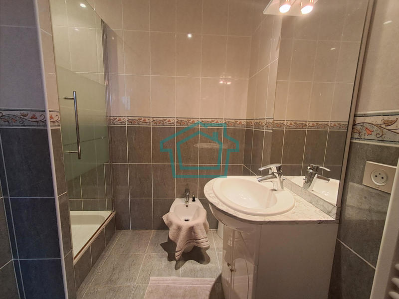 Maison - 205 m² - 7 pièces