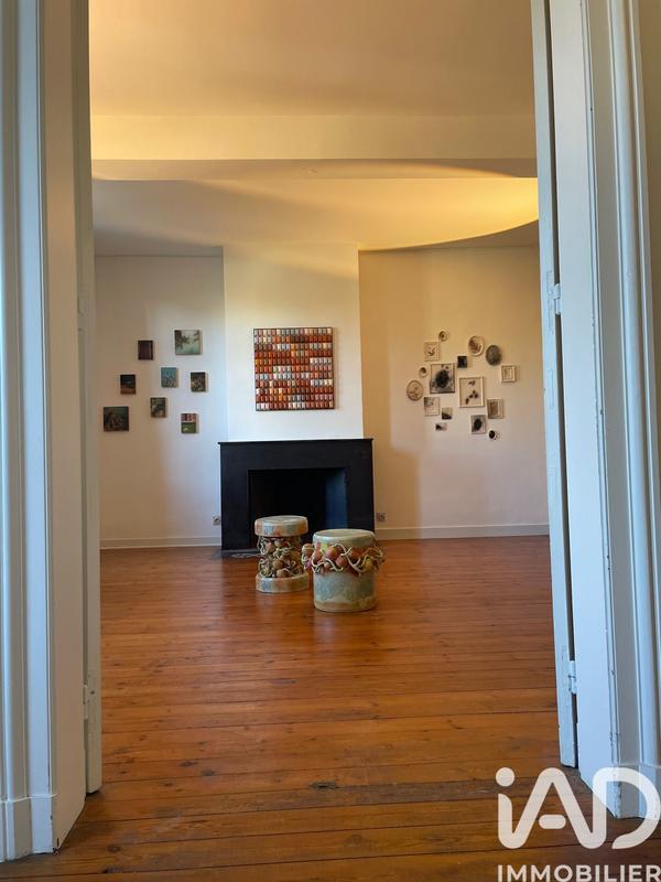 Maison - 270 m² - 9 pièces