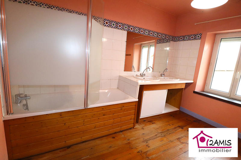 Maison - 215 m² - 9 pièces