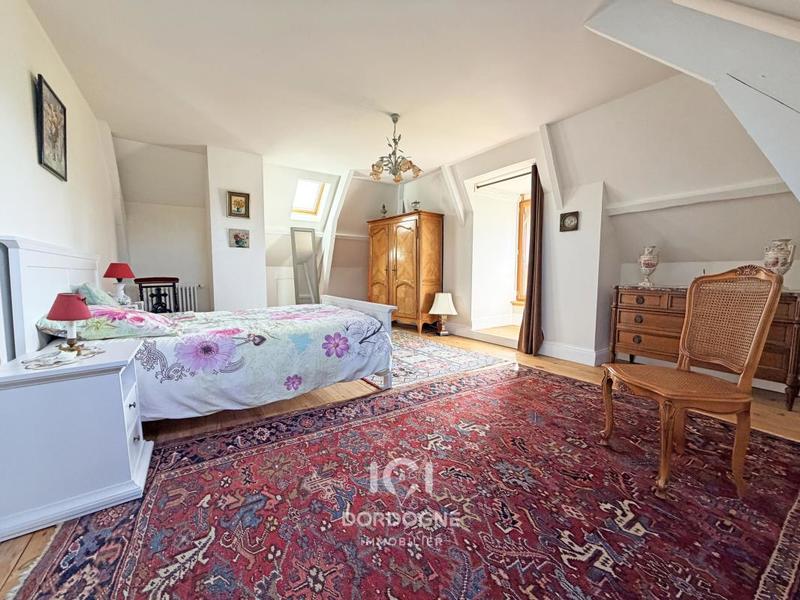 Propriété - 145 m² - 5 pièces