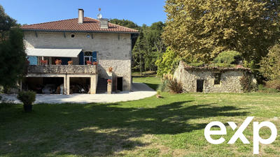 Maison - 343 m² - 8 pièces