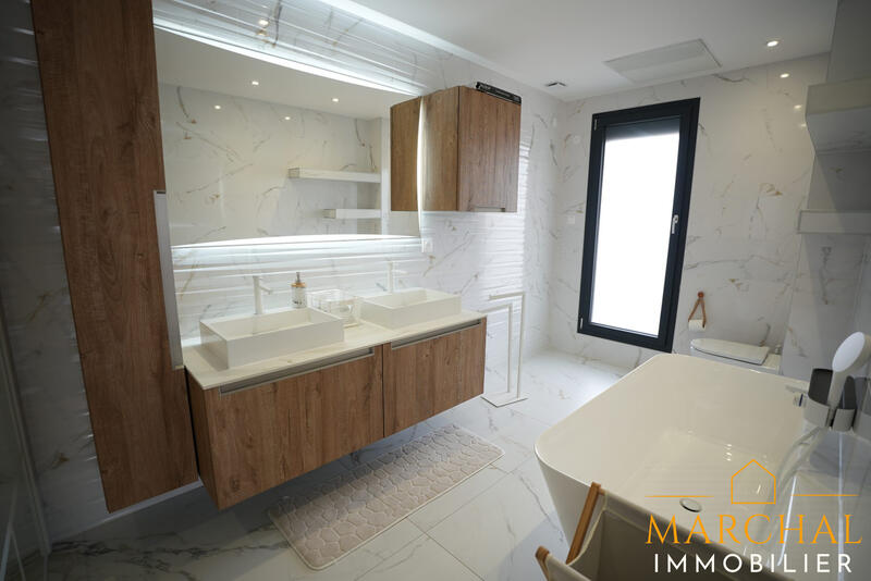 Villa - 177 m² - 6 pièces