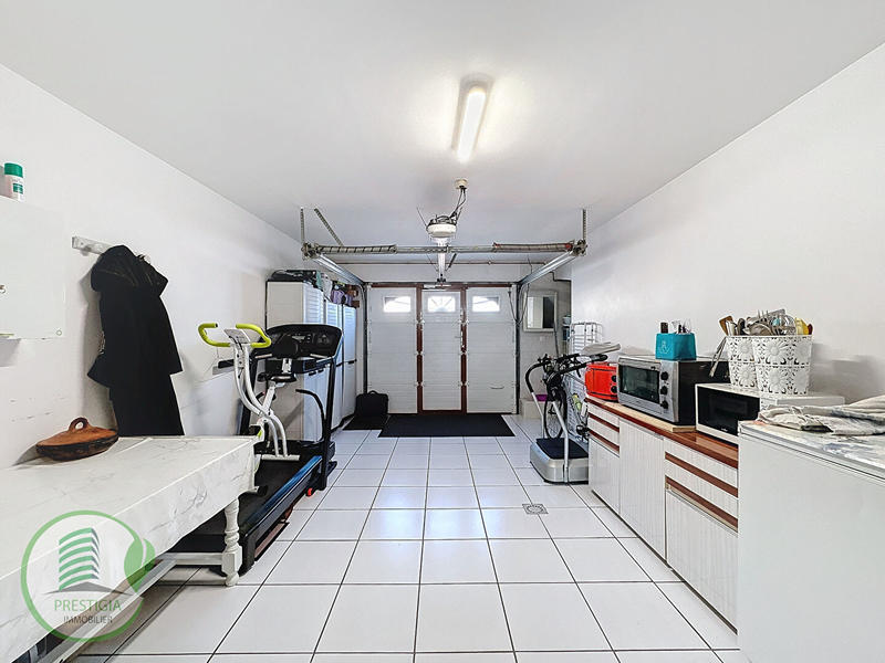 Maison - 224 m² - 9 pièces