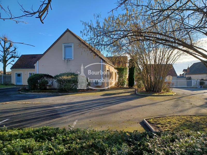 Maison - 223 m² - 11 pièces