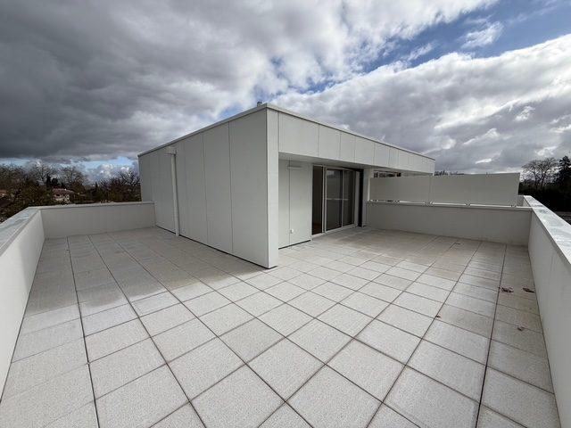 Appartement - 99 m² - 5 pièces