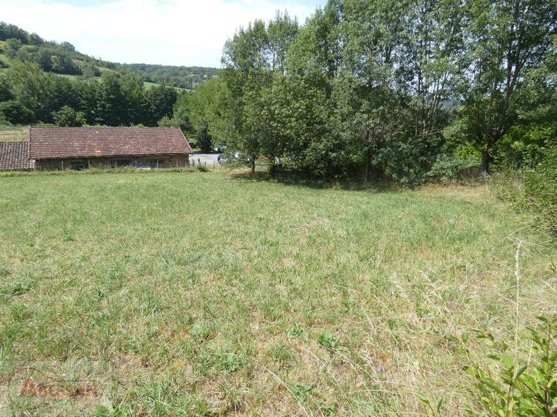 Terrain constructible - 1 080 m²