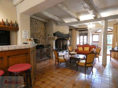 Maison - 285 m² - 8 pièces