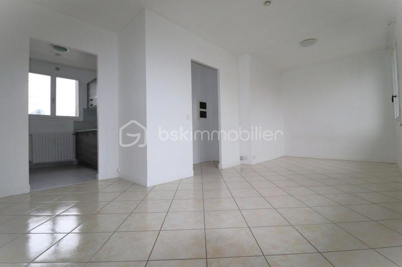 Studio - 30 m² - 1 pièce