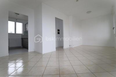 Studio - 30 m² - 1 pièce