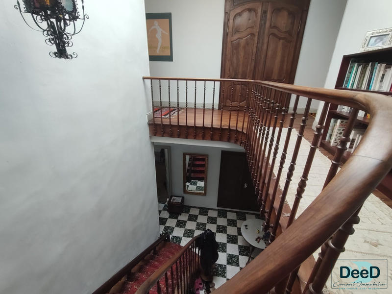 Maison - 366 m² - 9 pièces