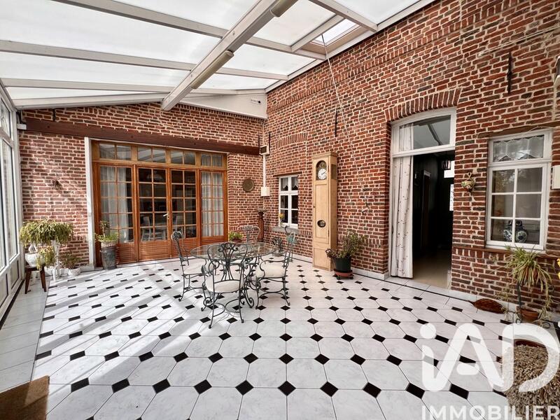 Maison de ville - 202 m² - 7 pièces