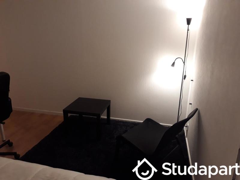 Chambre - 12 m² - 1 pièce