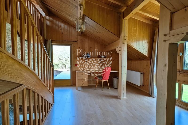 Maison - 240 m² - 5 pièces