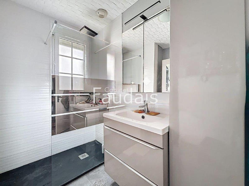 Maison - 135 m² - 9 pièces