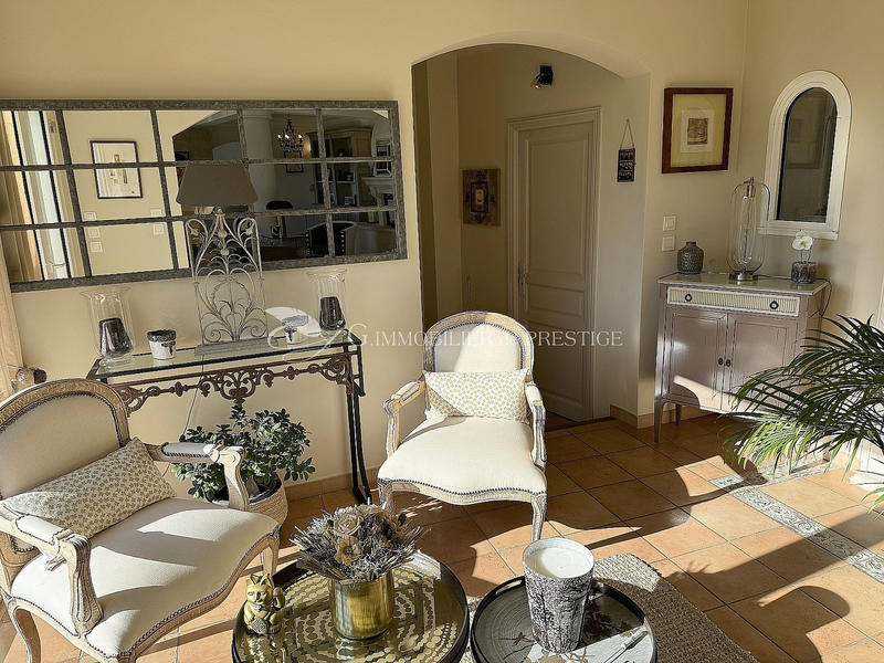 Villa - 250 m² - 6 pièces