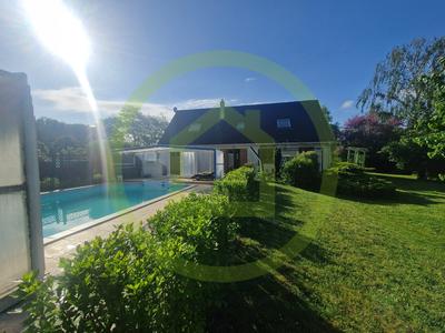 Maison - 181 m² - 8 pièces