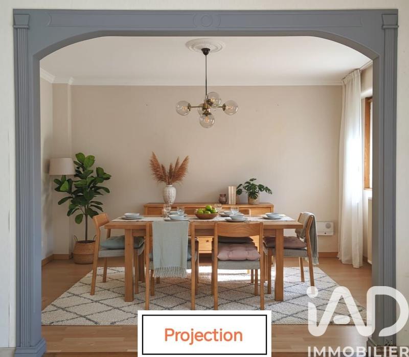 Maison - 98 m² - 5 pièces