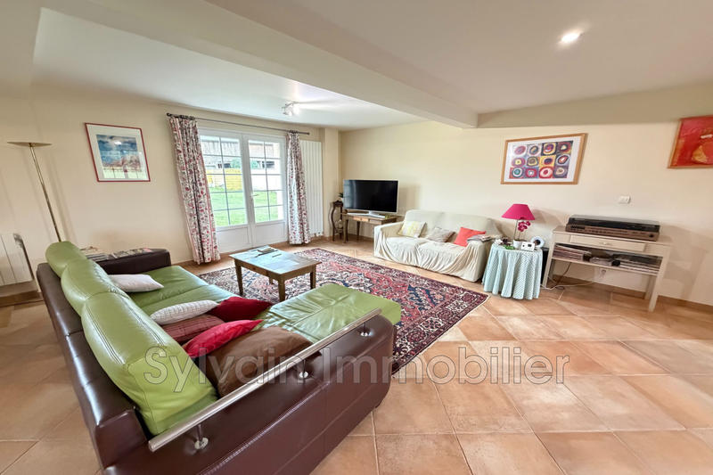 Maison - 231 m² - 6 pièces