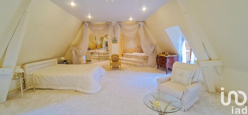 Maison - 290 m² - 6 pièces