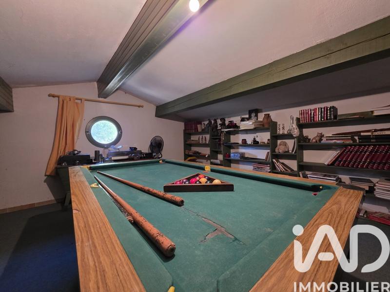 Maison - 210 m² - 6 pièces