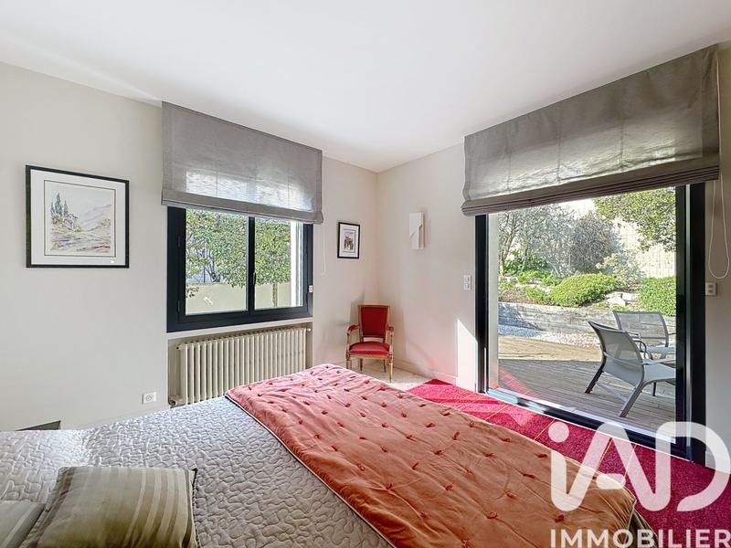 Maison - 280 m² - 10 pièces